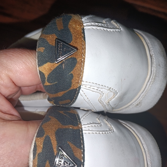 Ladies guess sneakers size 7 - Picture 6 of 6